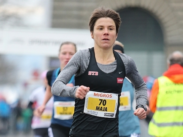 Maja Neuenschwander läuft beim Silvesterlauf in Zürich 2017