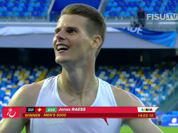 Jonas Raess nach seinem sensationallen Gold-Gewinn über 5000 m an der Universiade 2019 in Napoli