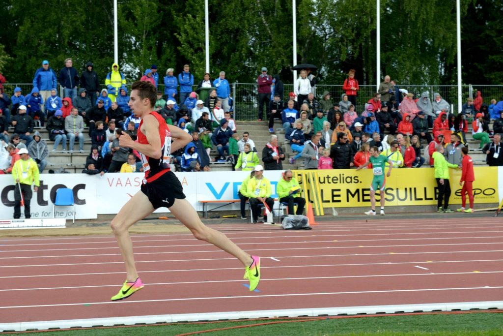 Julien Wanders ist alleine im Bild bei der Team-Europameisterschaft 2017 über 5000 m, wo er Zweiter wird